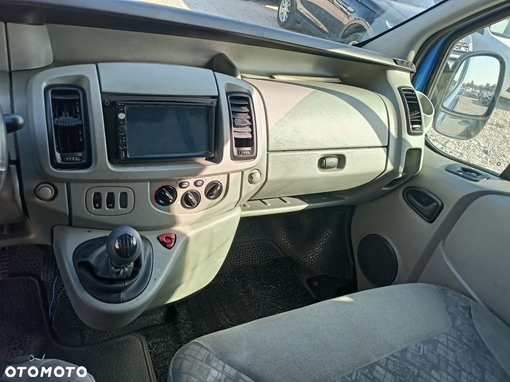 Opel Vivaro - 11