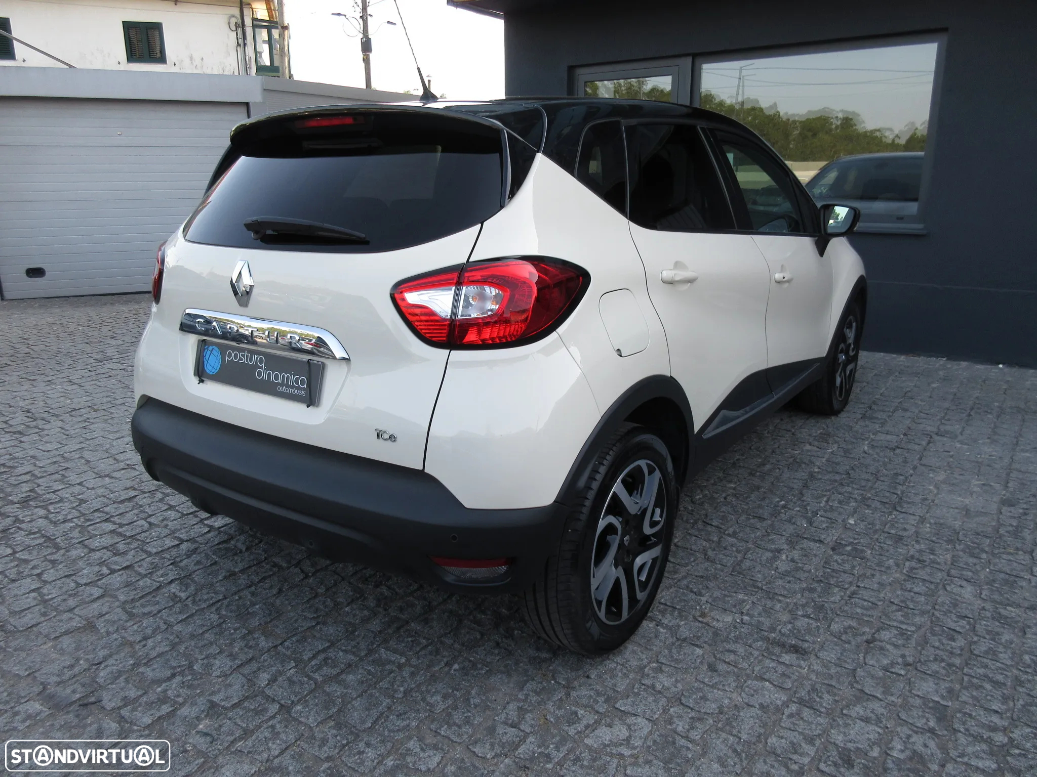 Renault Captur 1.2 TCe Exclusive EDC - 9