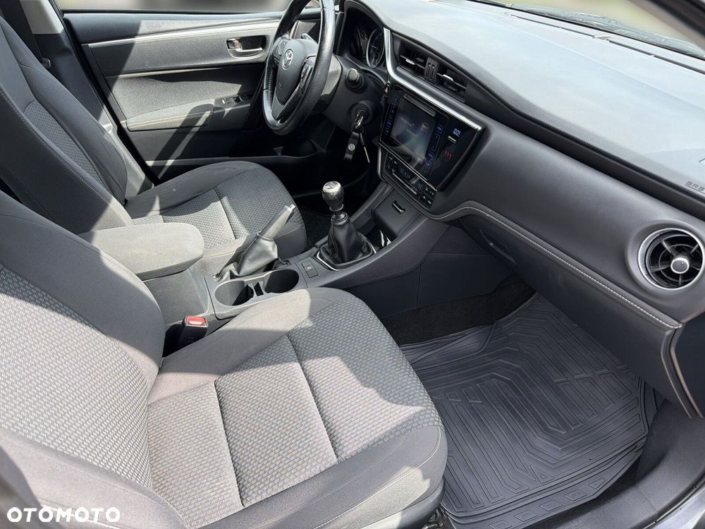 Toyota Corolla 1.6 Active - 32