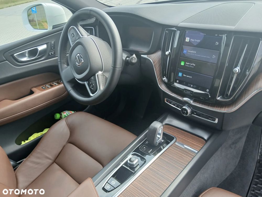 Volvo XC 60 B5 B AWD Momentum - 8