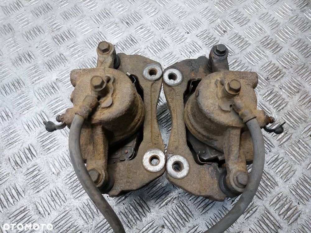 TARCZE HAMULCOWE PRZÓD + ZACISKI HYUNDAI I30 I 1.6 CRDI - 8