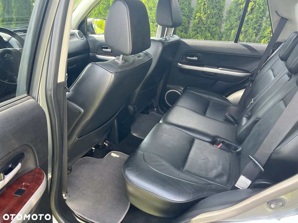 Suzuki Grand Vitara 2.0 De luxe - 15