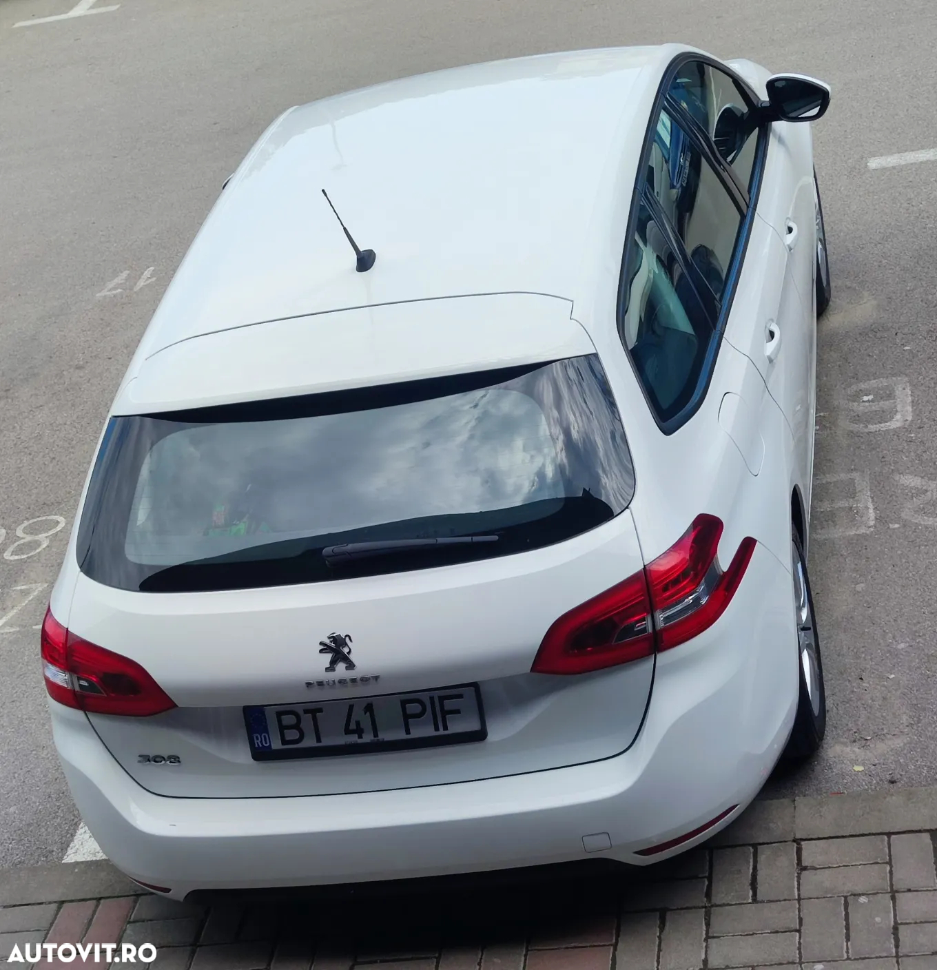 Peugeot 308 1.2 L PureTech Turbo S&S Access - 11