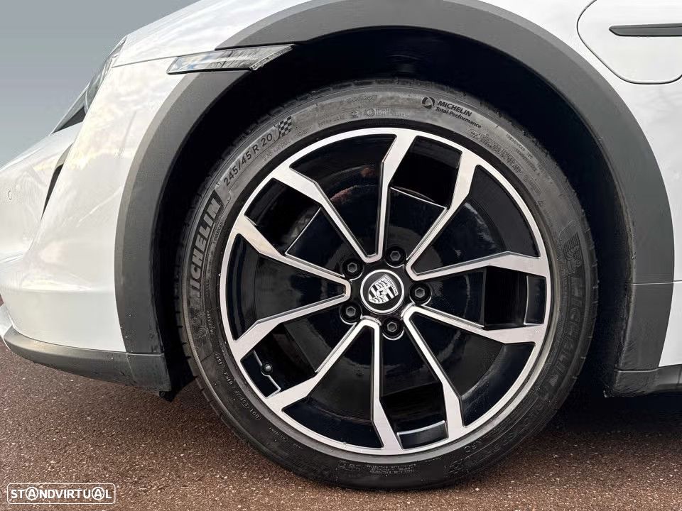 Porsche Taycan Cross Turismo 4 - 6