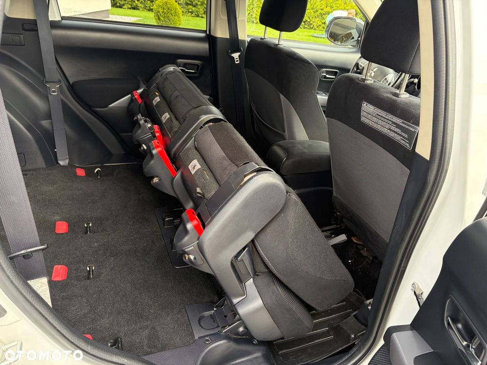 Mitsubishi Outlander 3.0 V6 XLS - 20