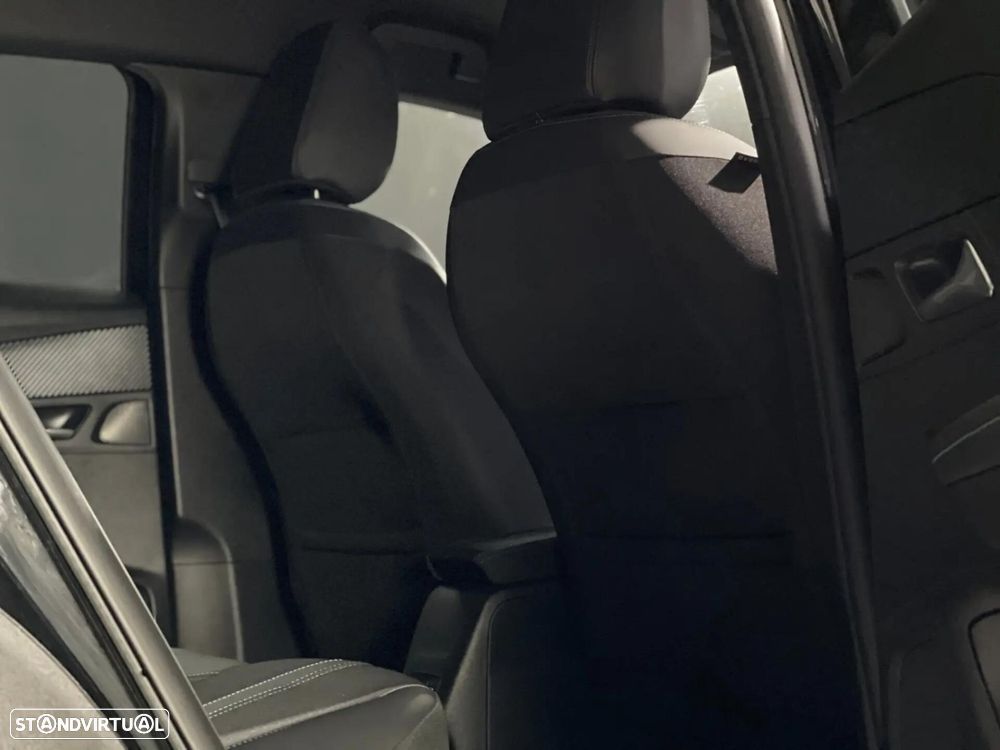 Peugeot 2008 - 8