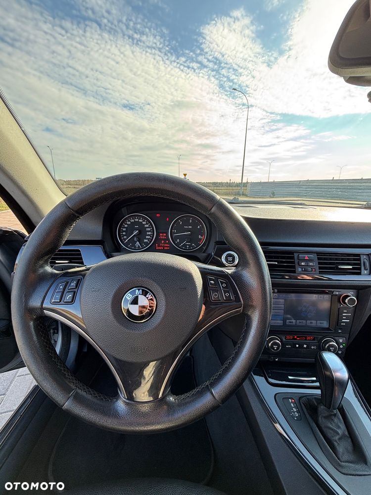 BMW Seria 3 330d - 17