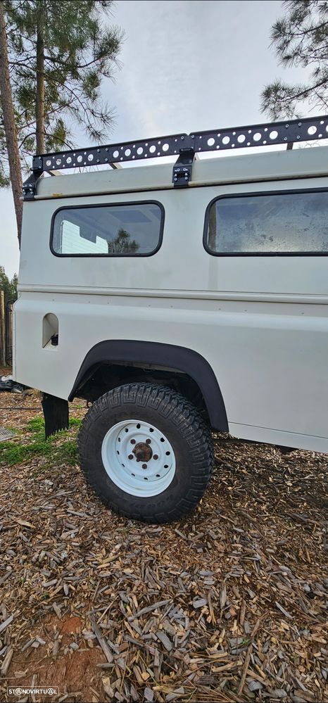 Land Rover Defender - 4