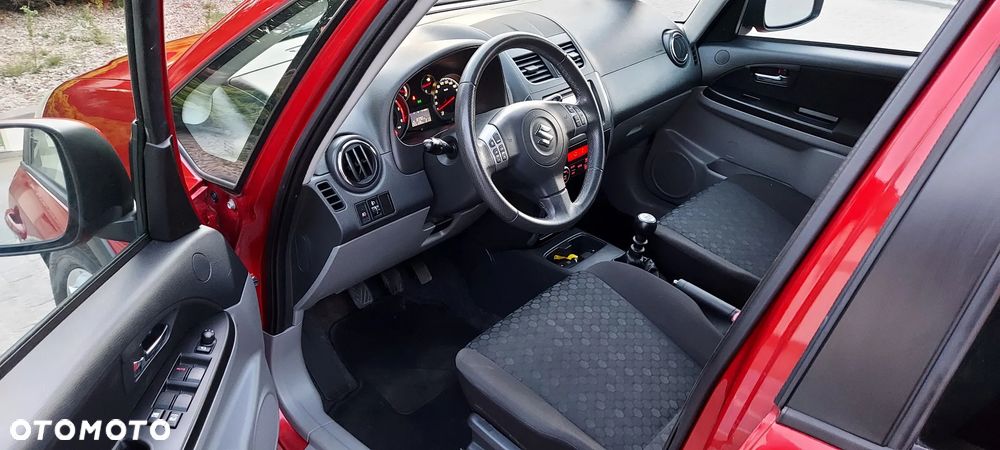 Suzuki SX4 2.0 DDiS 4x4 Style - 23