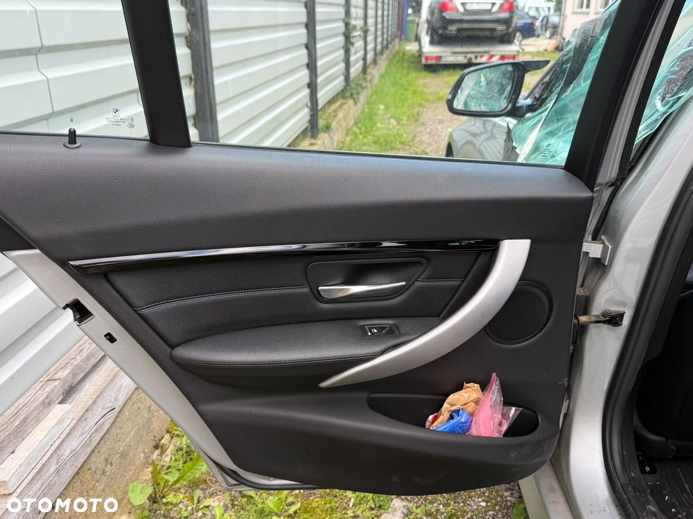 BMW Seria 3 320i GPF M Sport - 14
