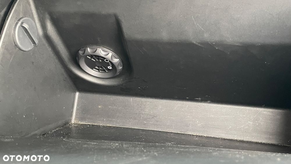 Kia Carens 1.6 GDI Business Line EU6 - 27