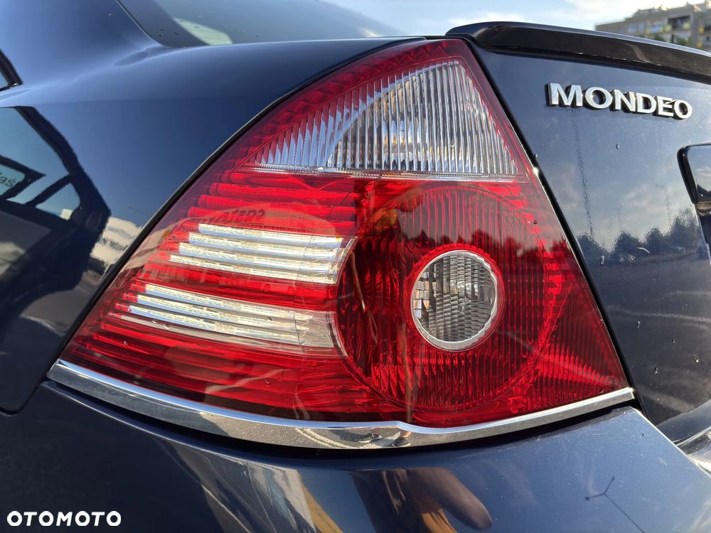 Ford Mondeo V6 ST 220 - 13