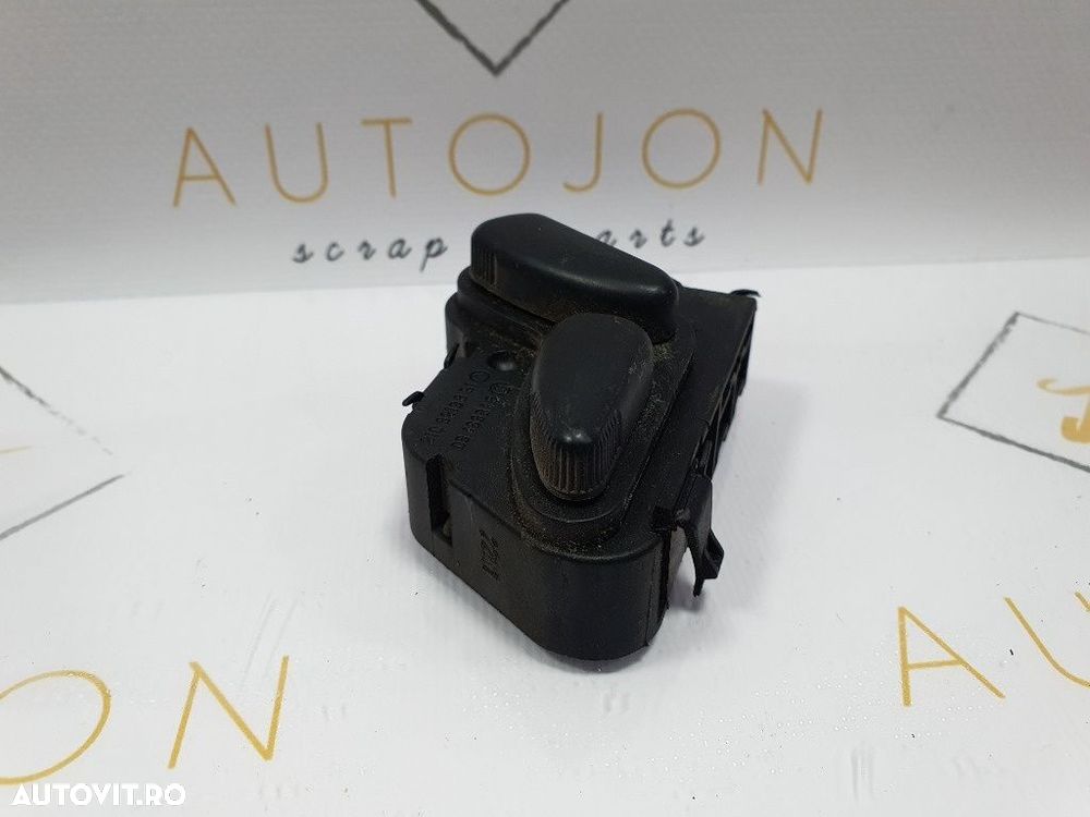 Buton reglaj scaun  MERCEDES-BENZ C-CLASS T-Model II S203 2001 - 2007 2.2 C 220 CDI OM 646.963  2108213851 - 1