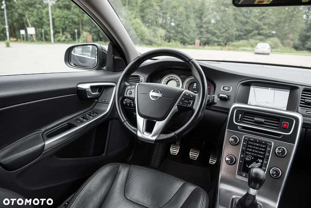 Volvo V60 D2 Summum - 26