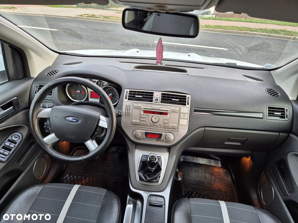 Ford Kuga 2.0 TDCi 2x4 Titanium - 15