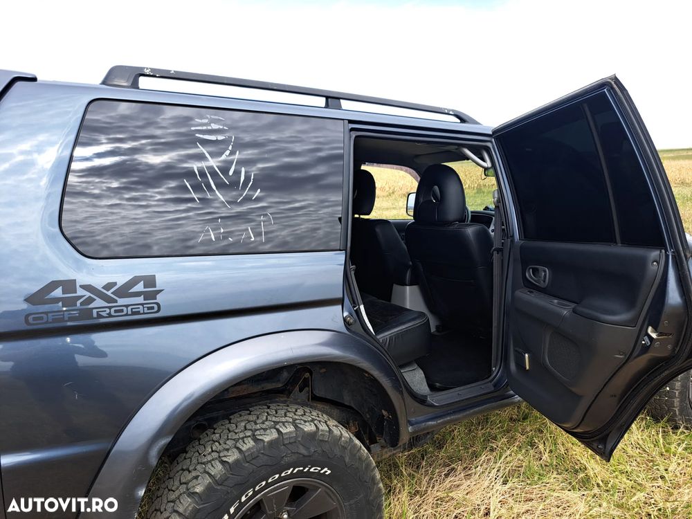 Mitsubishi Pajero Sport 2.5 TD Instyle - 11