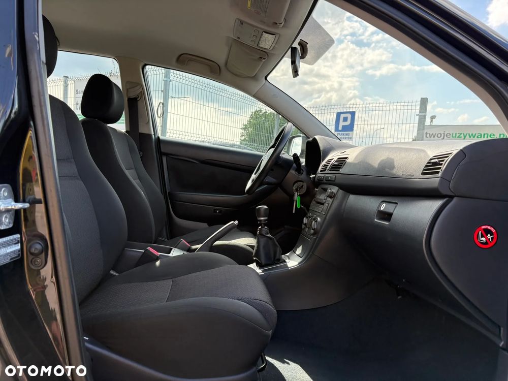 Toyota Avensis 2.0 D-4D - 22