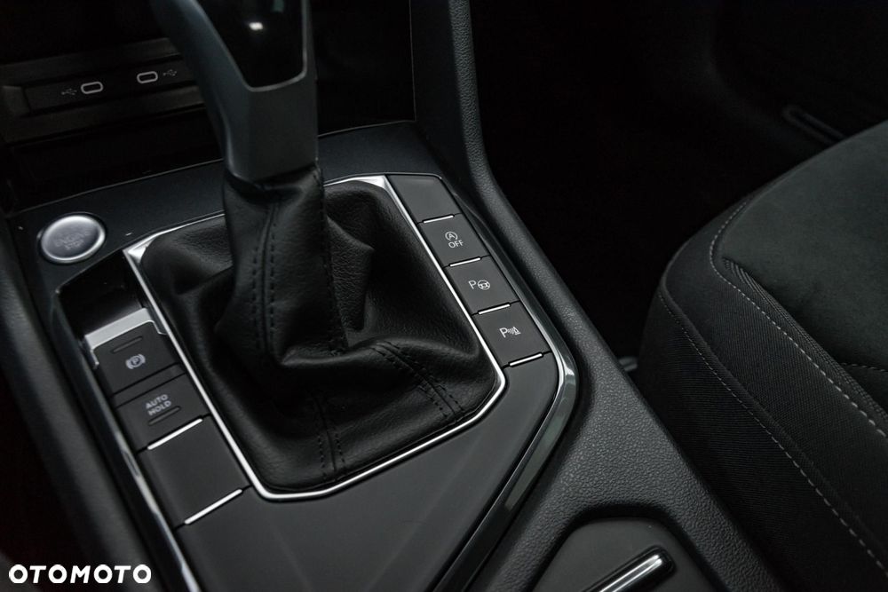 Volkswagen Tiguan - 16