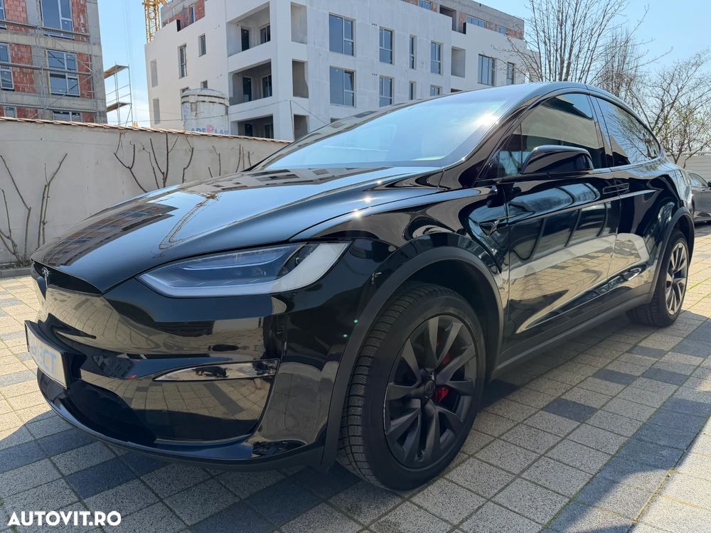 Tesla Model X - 4