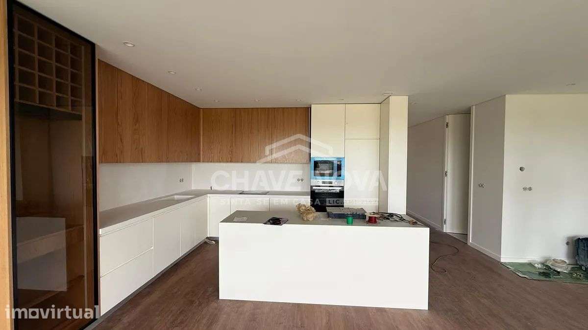 Moradia Geminada V3 Nova c/ Jardim e Garagem em Escapães - Grande imagem: 2/26