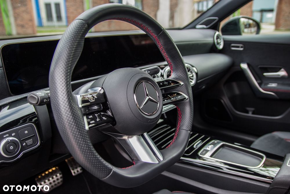 Mercedes-Benz Klasa A 220 4-Matic AMG Line 8G-DCT - 21