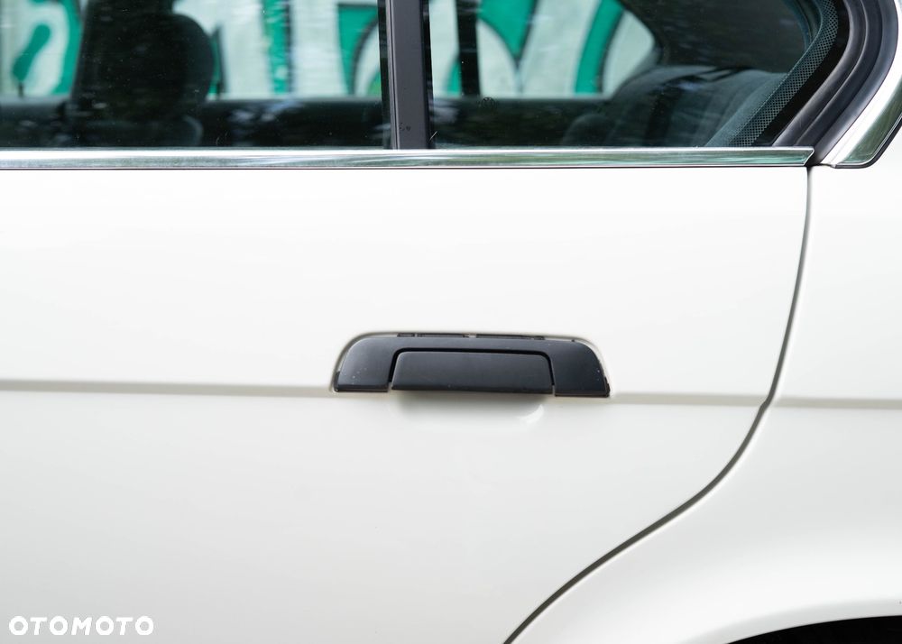 BMW Seria 5 520i - 6