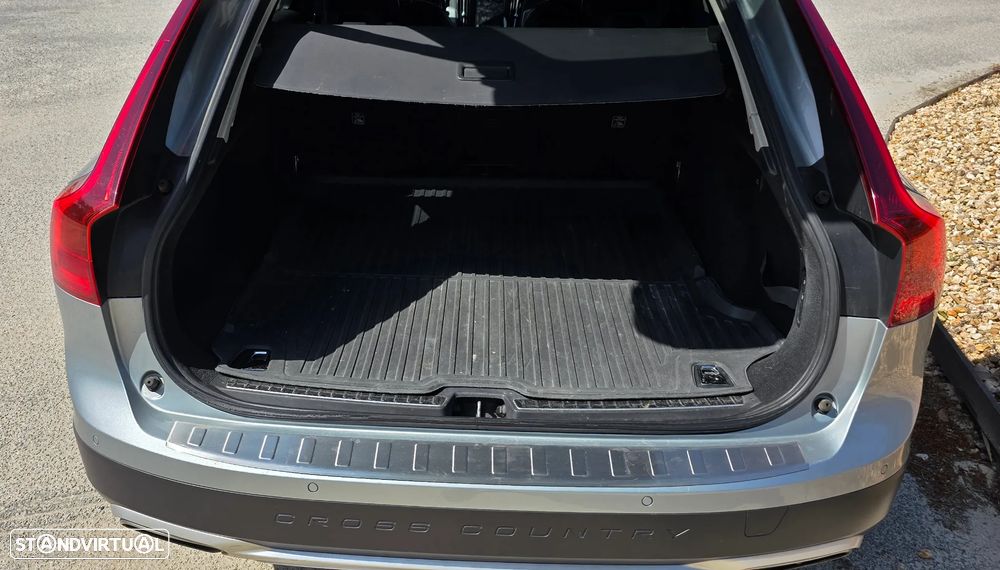 Volvo V90 Cross Country 2.0 D4 Pro AWD Geartronic - 11