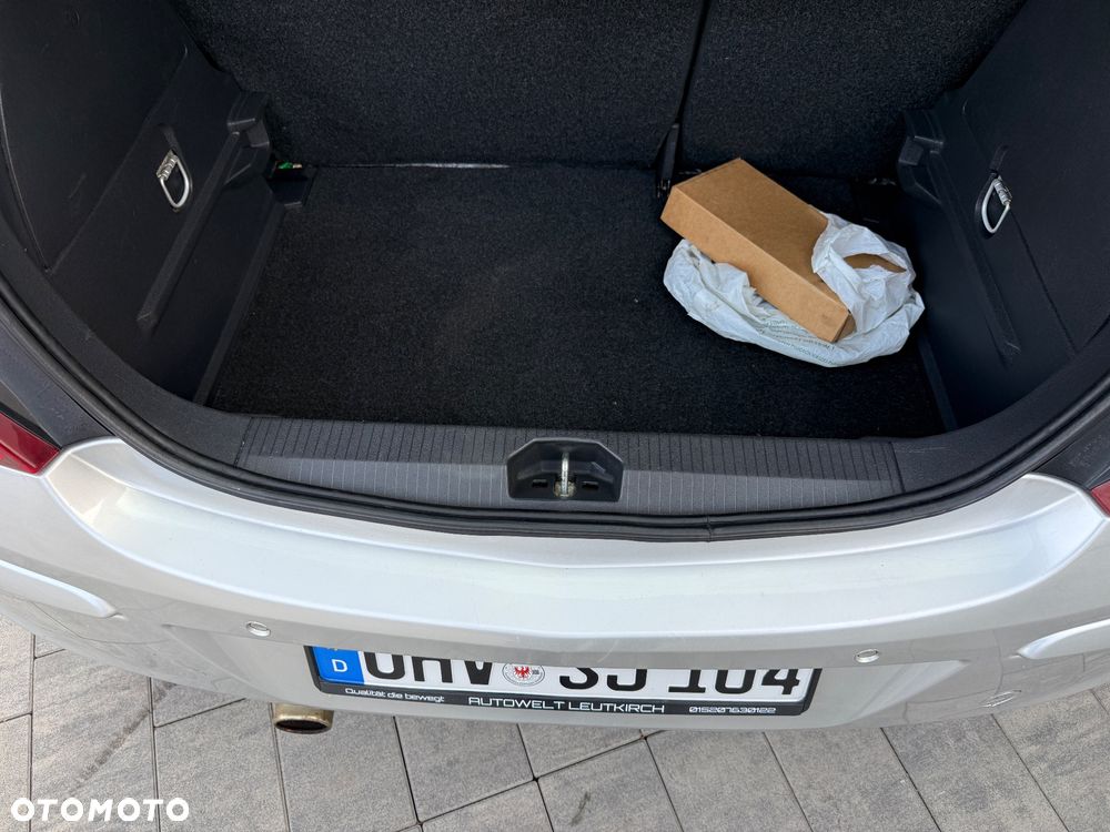 Opel Corsa 1.4 16V Cosmo - 14