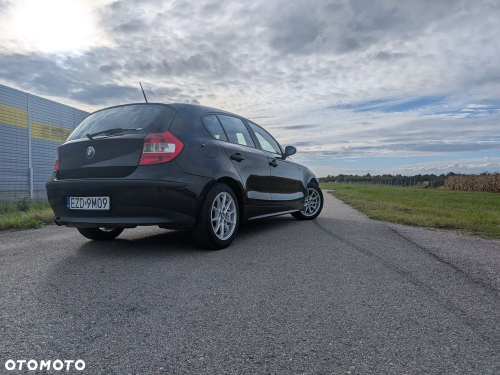 BMW Seria 1 116i - 24