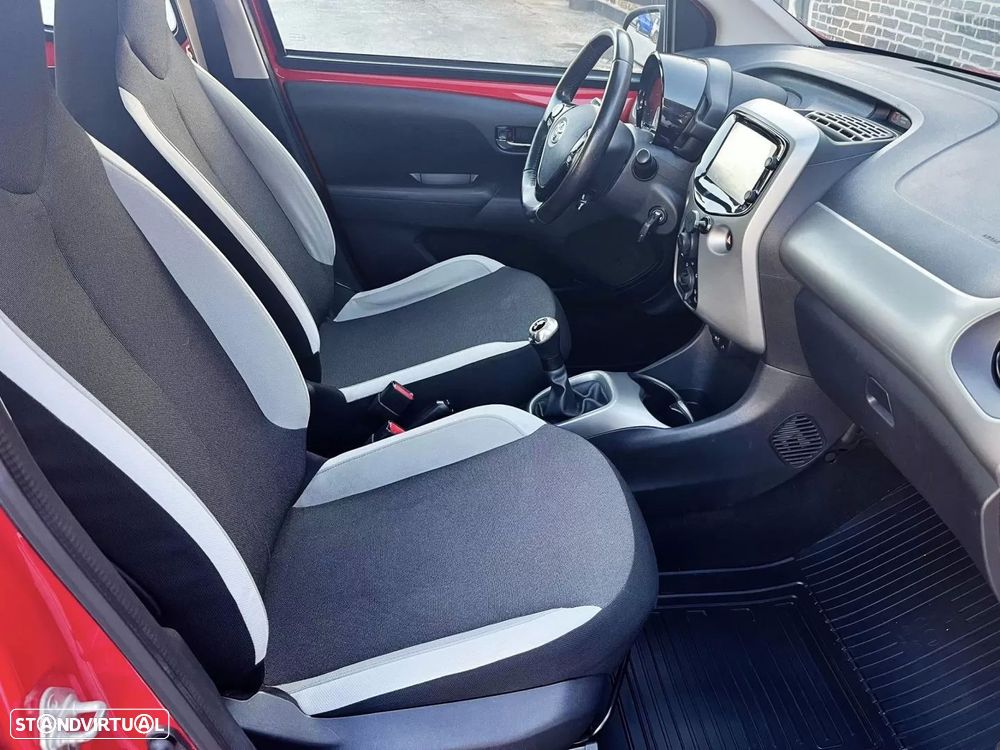 Toyota Aygo 1.0 X-Play - 16