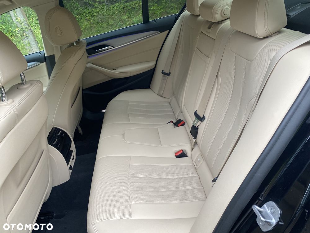 BMW Seria 5 530i xDrive - 12