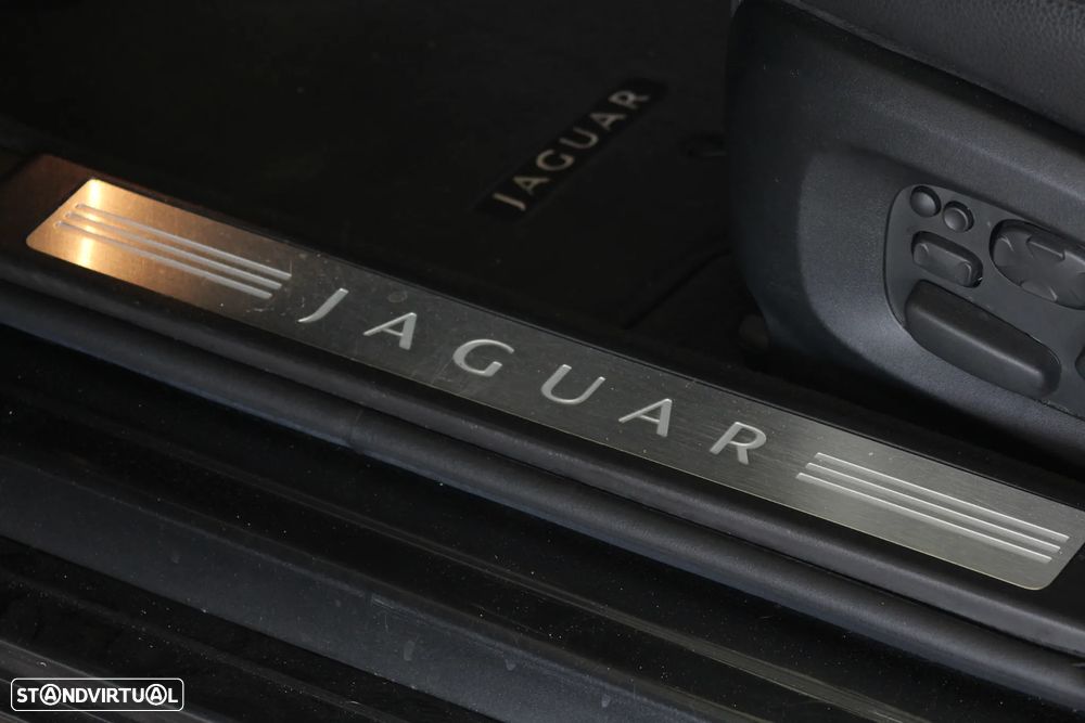 Jaguar XF Sportbrake 2.2 D R-Sport - 28