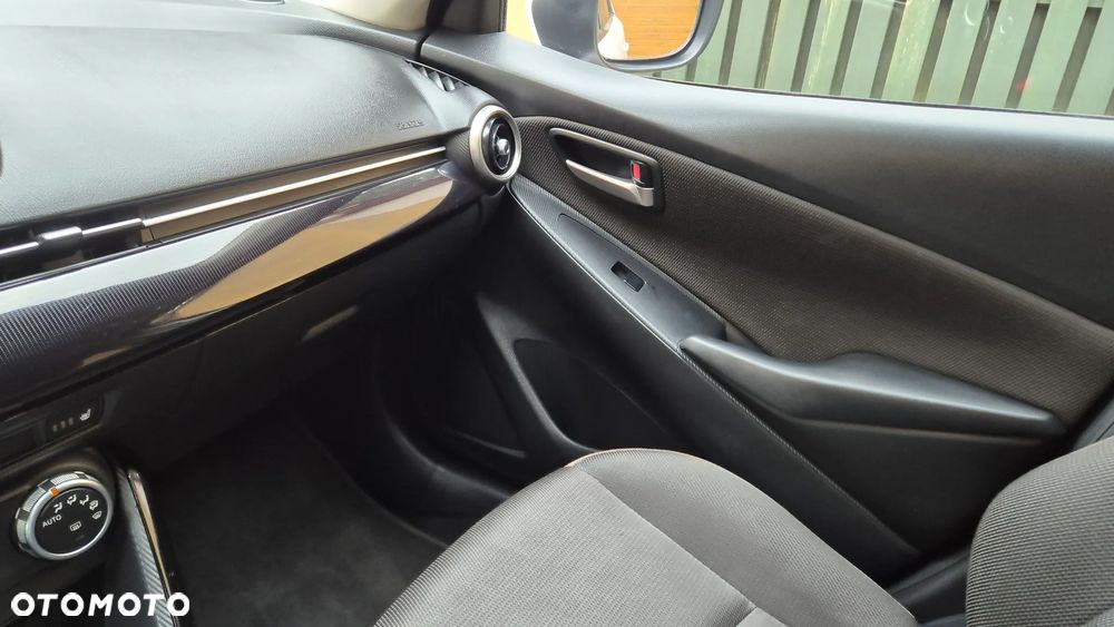 Mazda 2 1.5 Skyenergy - 12