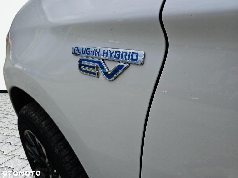 Mitsubishi Outlander - 33