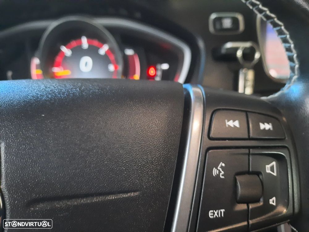 Volvo V40 D2 Geartronic RDesign - 29
