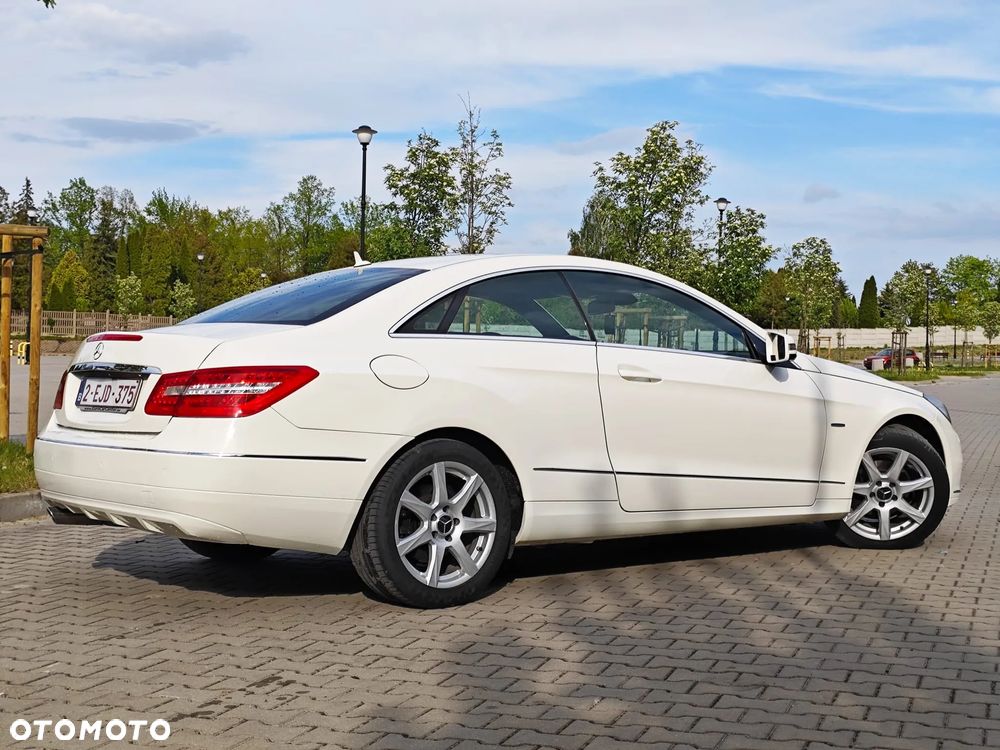 Mercedes-Benz Klasa E 220 CDI DPF BlueEFFICIENCY 7G-TRONIC Avantgarde - 15