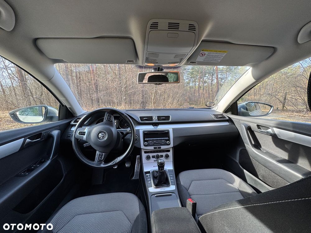 Volkswagen Passat 2.0 TDI DPF 4Mot Highline - 12