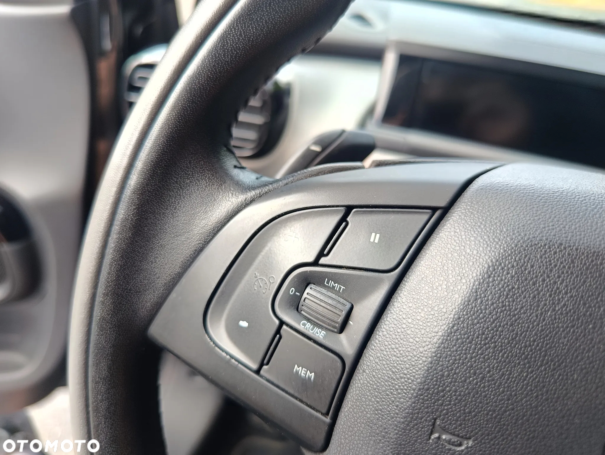 Citroën C4 Cactus BlueHDi 100 ETG6 Stop&Start Shine Edition - 16