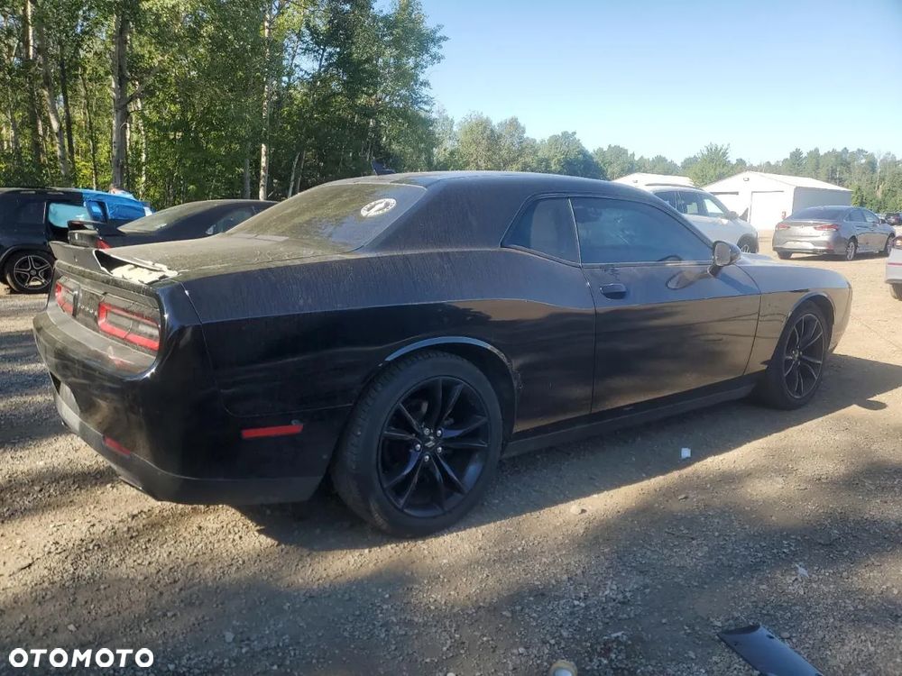 Dodge Challenger - 4