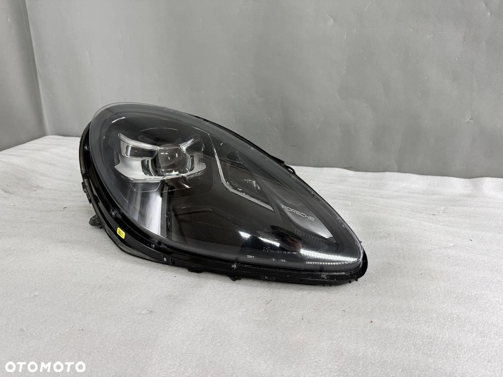 Lampa przednia prawa Porsche Macan (95B) 95B941010AP - 1