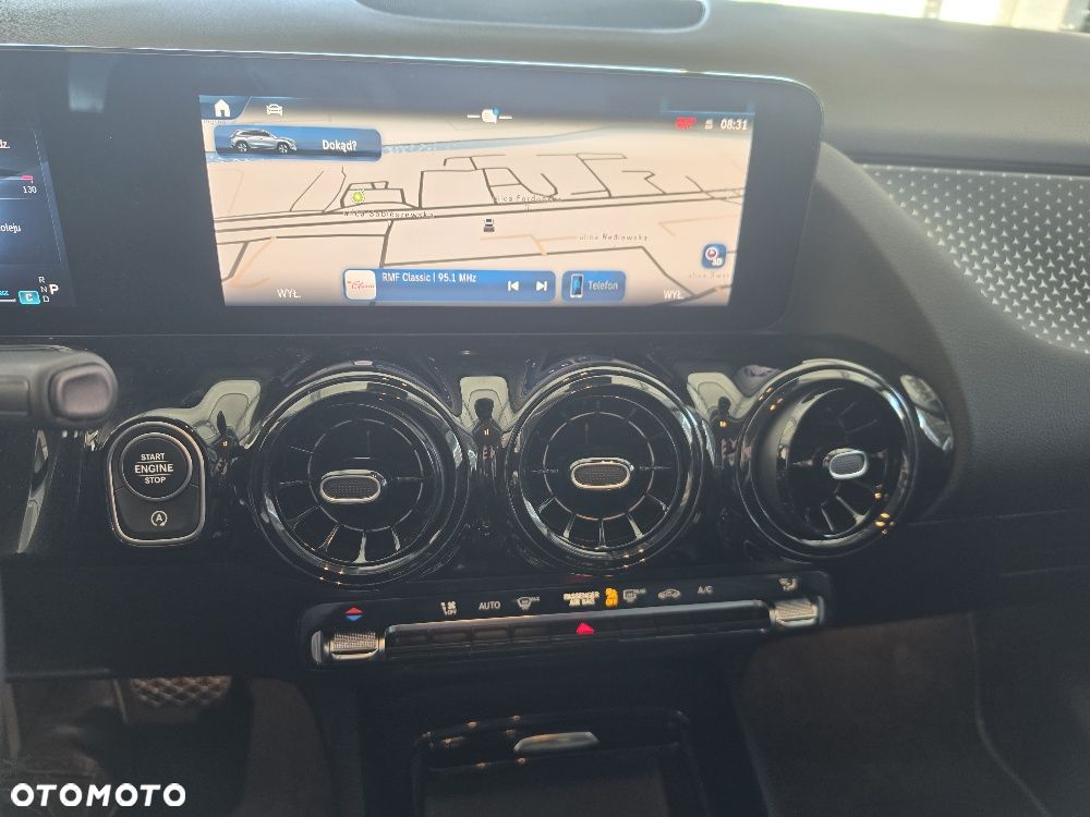 Mercedes-Benz GLA 200 Style - 9