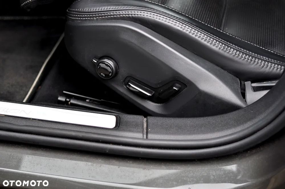 Volvo V60 T4 Geartronic R-Design - 23