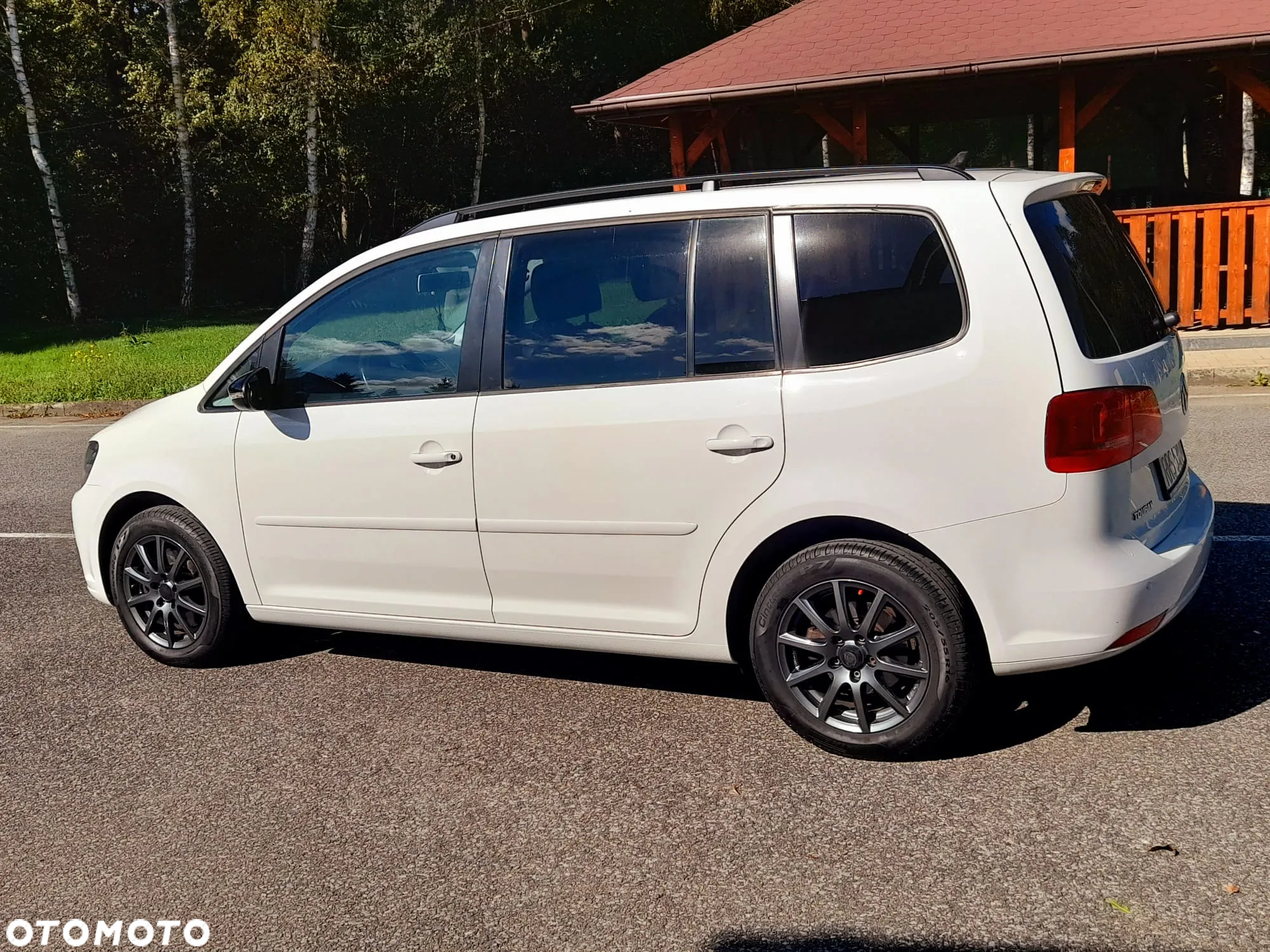 Volkswagen Touran 2.0 TDI DPF Highline - 6