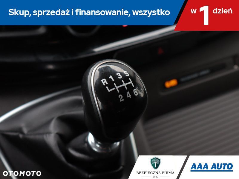 Ford Tourneo Custom - 17