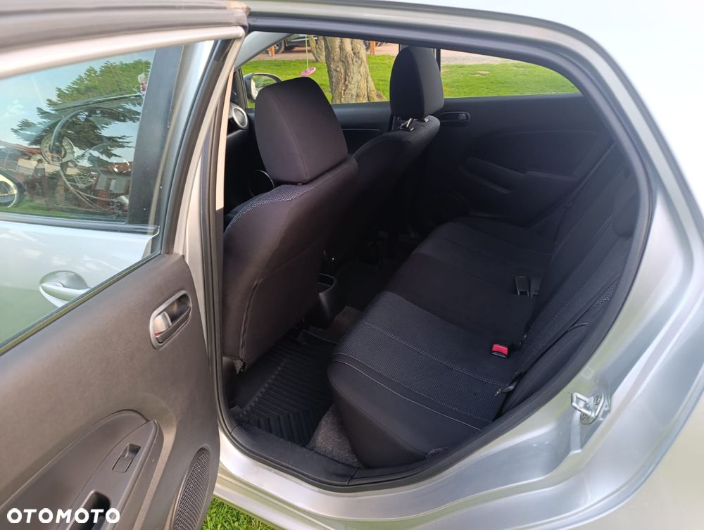Mazda 2 - 6
