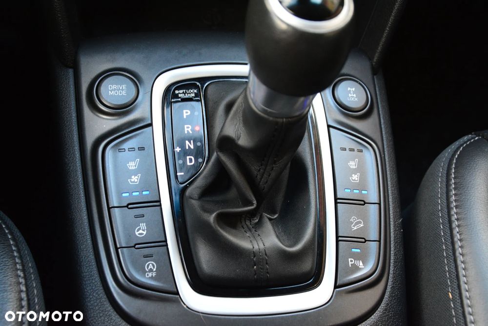 Hyundai Kona 1.6 T-GDI DCT 4WD Premium - 33