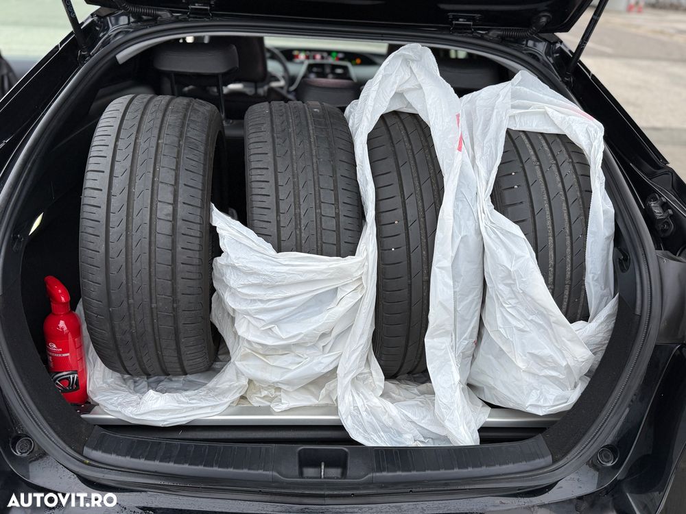 Toyota Prius 1.8 HSD Dynamic - 14