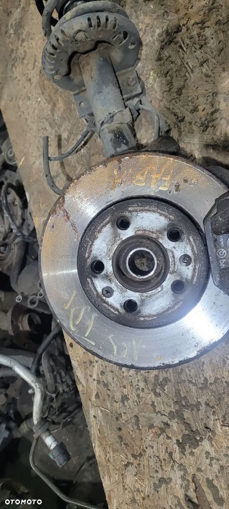 Skoda Fabia 1,9 tdi zwrotnica piasta - 1