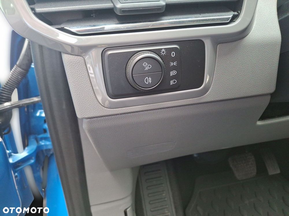 Volkswagen Caravelle - 24