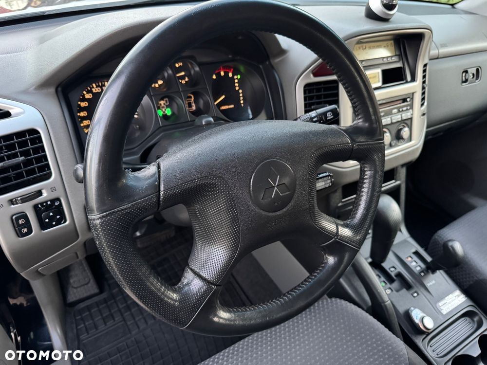 Mitsubishi Pajero 3.2 DI-D Automatik Liberty - 25